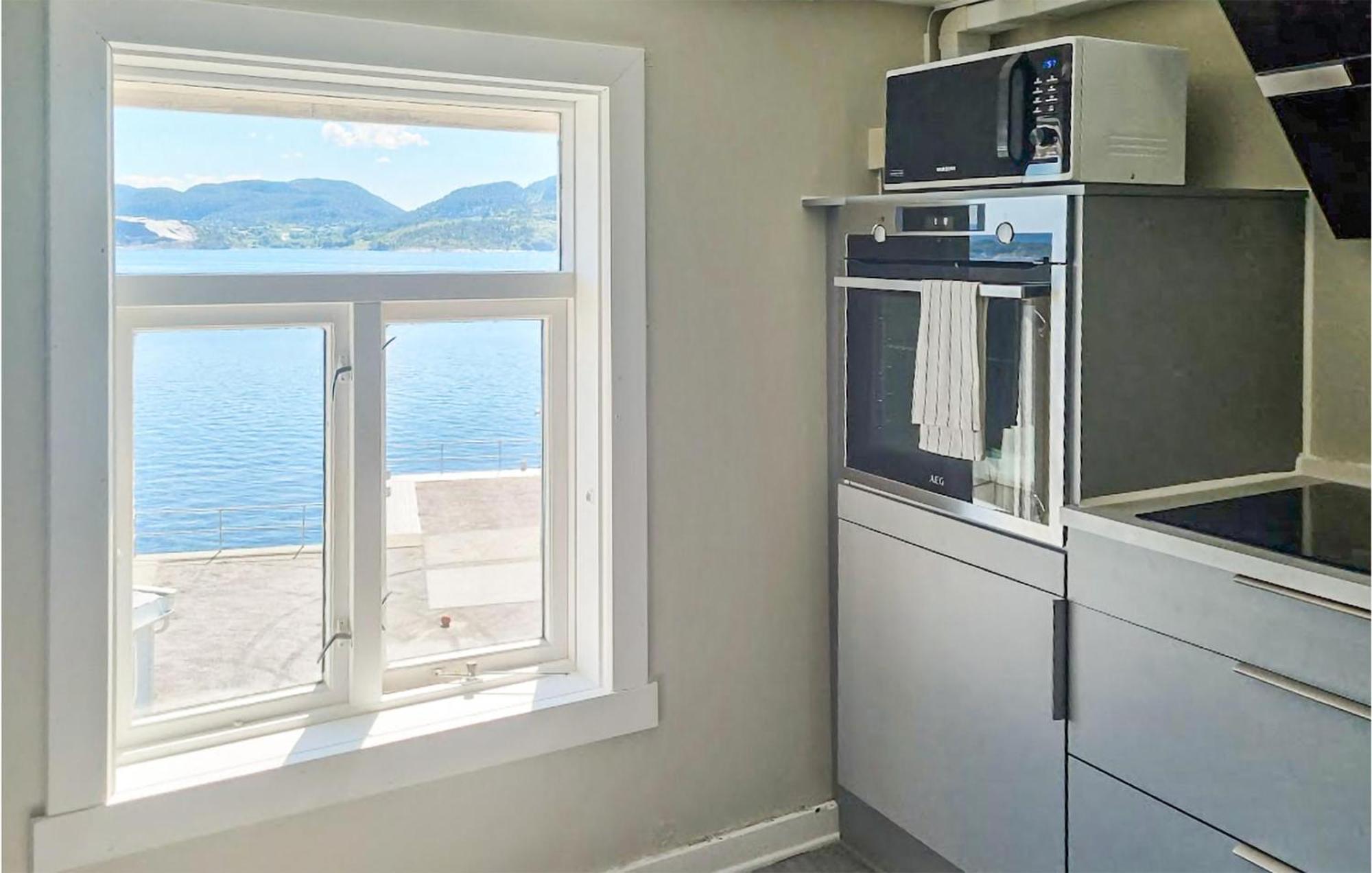 Awesome Home In Kristiansund With House Sea View 외부 사진