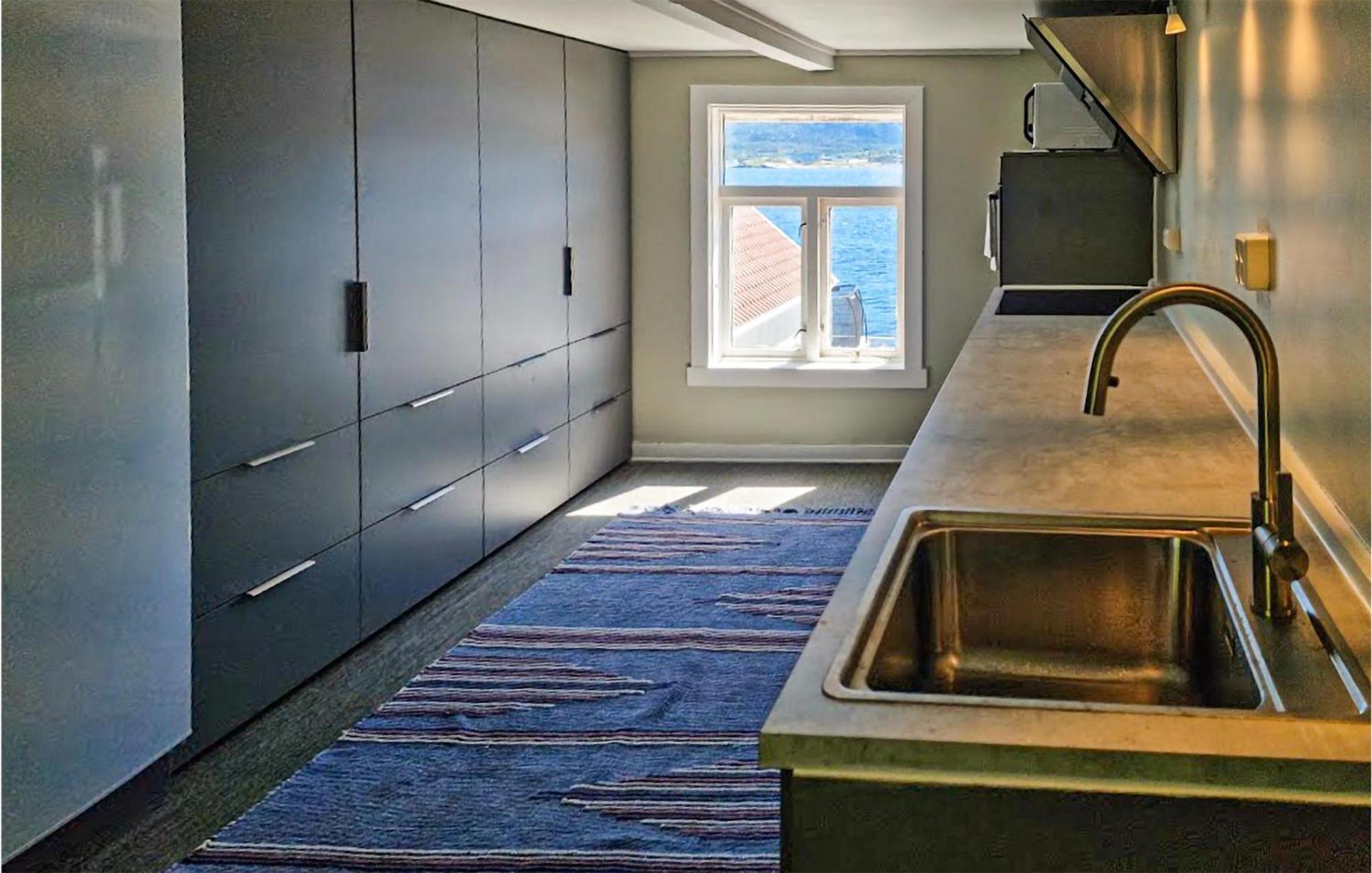Awesome Home In Kristiansund With House Sea View 외부 사진