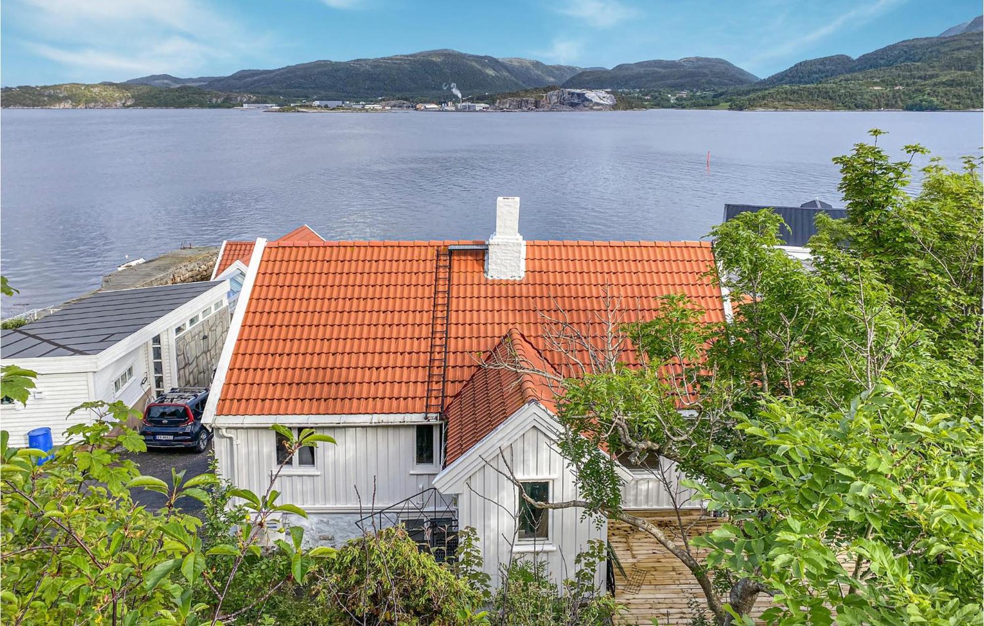 Awesome Home In Kristiansund With House Sea View 외부 사진