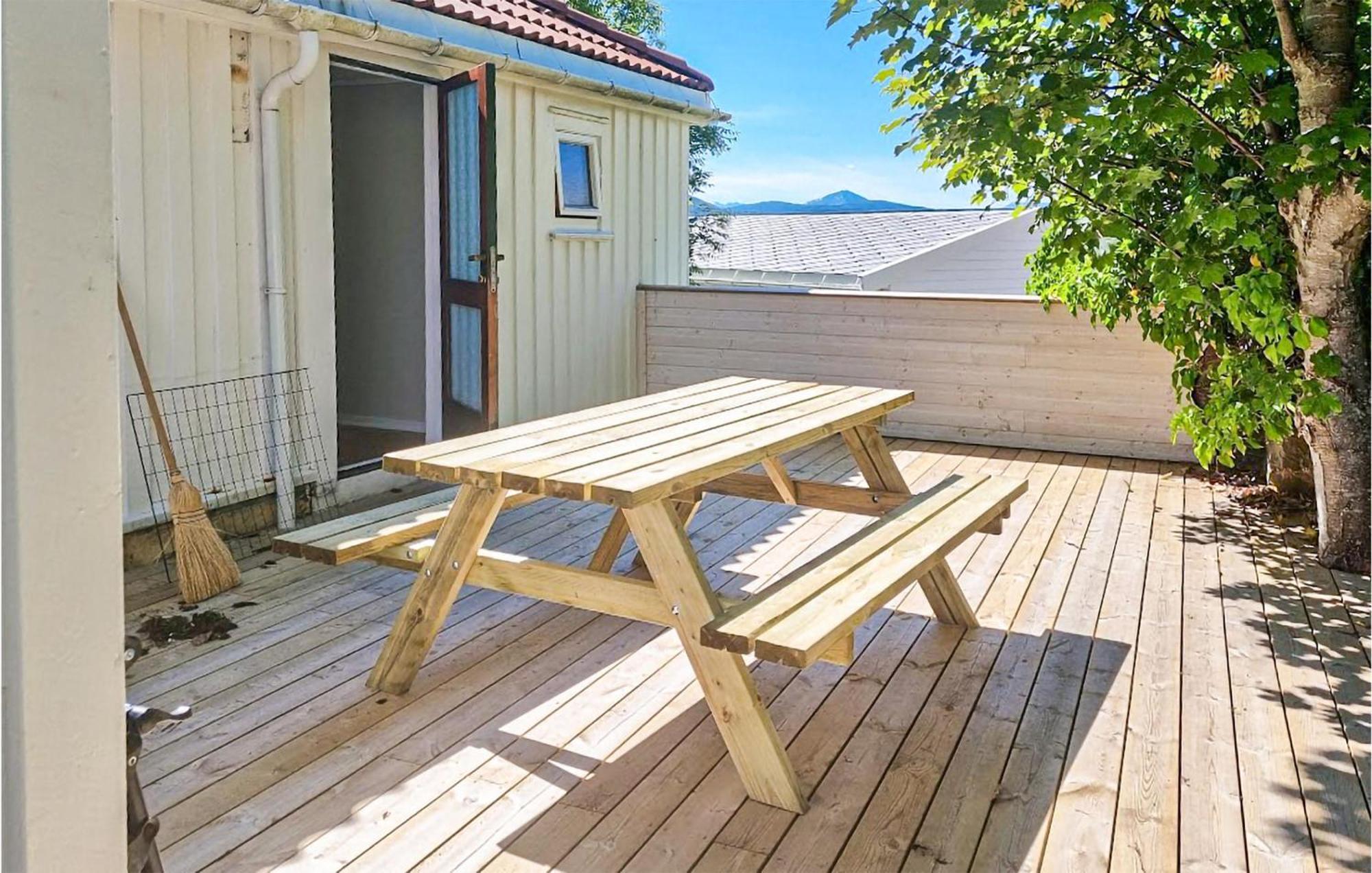 Awesome Home In Kristiansund With House Sea View 외부 사진